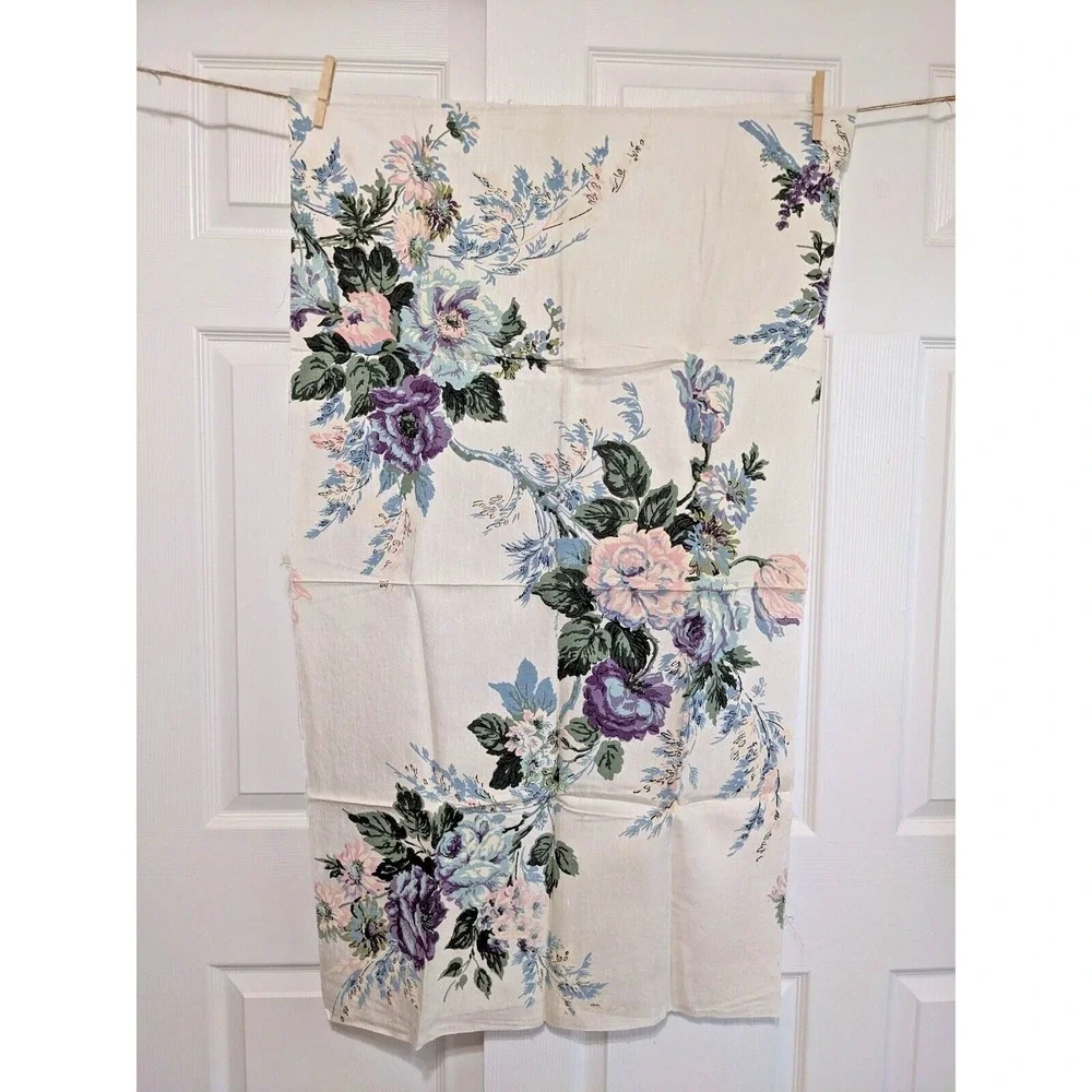Vintage Mid-Century Home Décor Romantic Floral Fabric‎ Purple Blue Pink 24